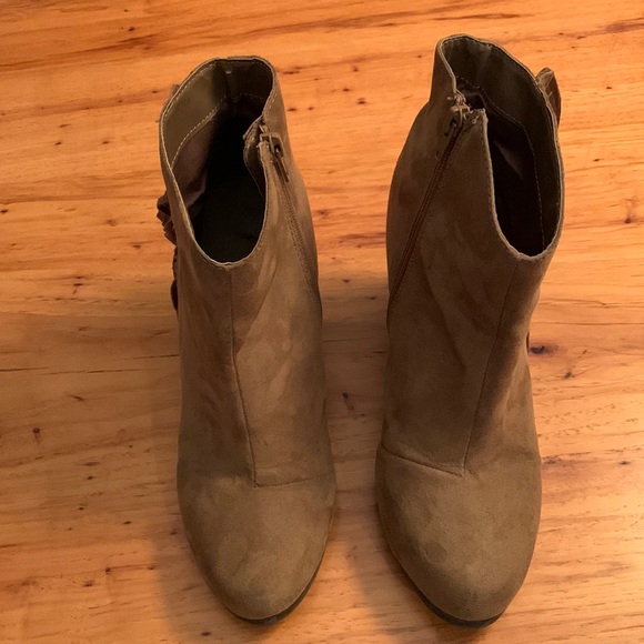 Suede boots - Picture 1 of 4